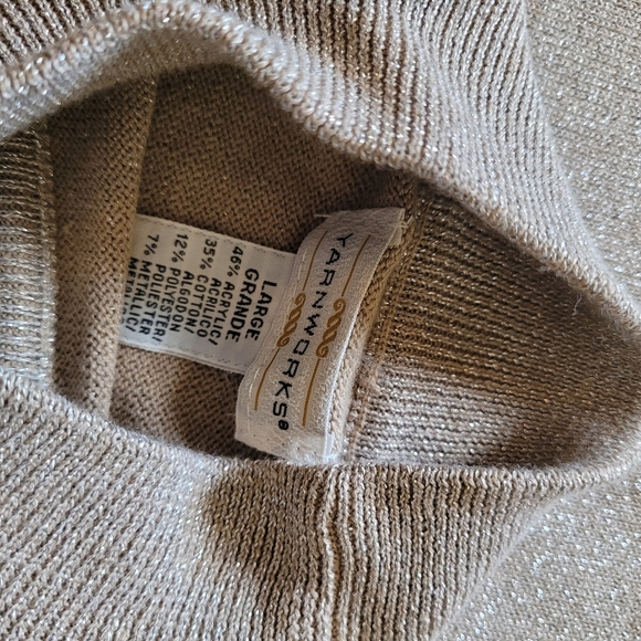 Vintage gold metallic sweater top Large - Picture 7 of 7